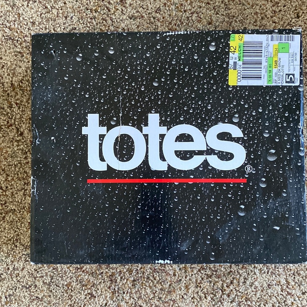 Waterproof, fur lined boots size 8